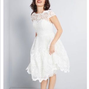 Chi Chi London ModCloth Dress White Lace Size 2